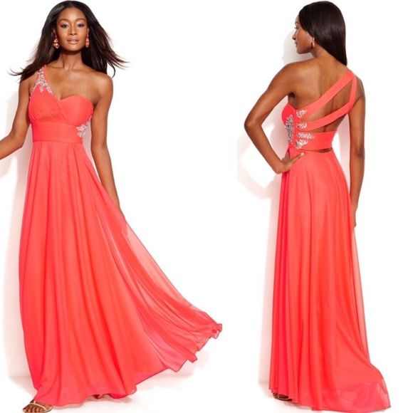 Xscape Dresses & Skirts - New  one shoulder embellished cut cut out🌻